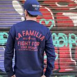 LA FAMILIA HOLD FAST SUDADERA AZUL