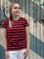 RAYAS ROJAS NEGRAS MUJER